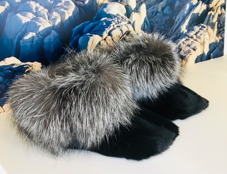 Ulloriaq Slippers, Black - Image 8