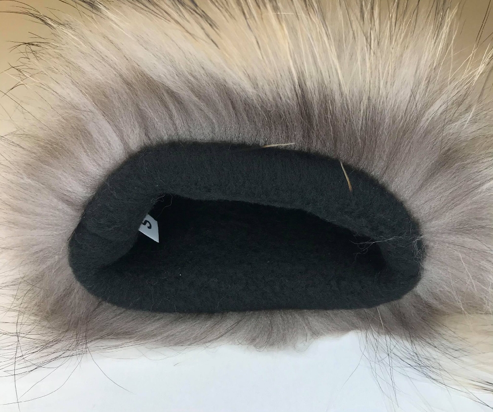 Sermeq Mittens, Harp Seal Natural - Image 4