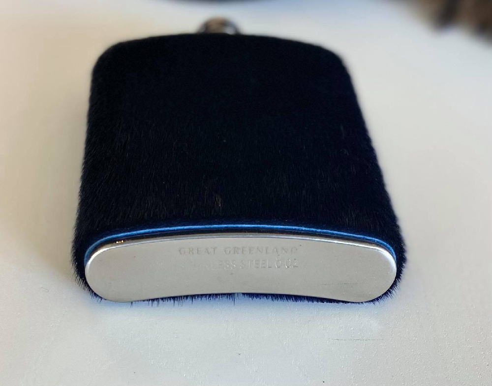 Hip flask with seal skin, Blue - Image 3