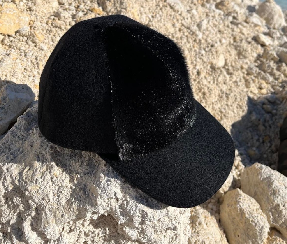 Cap with Seal fur - Black - Image 5