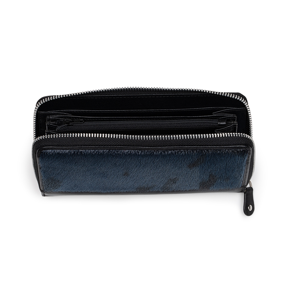 GG Maxi Seal Skin Purse, Blueberry - Image 4