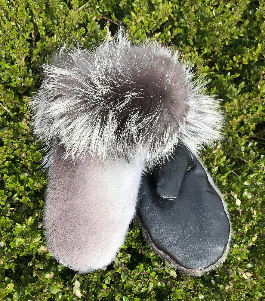 Iluliaq Mittens, Harp seal Natural/Leather - Image 8
