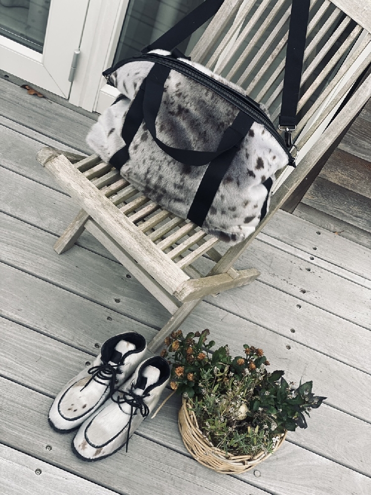 GG Weekend Bag - Natural Harp Seal - Image 9