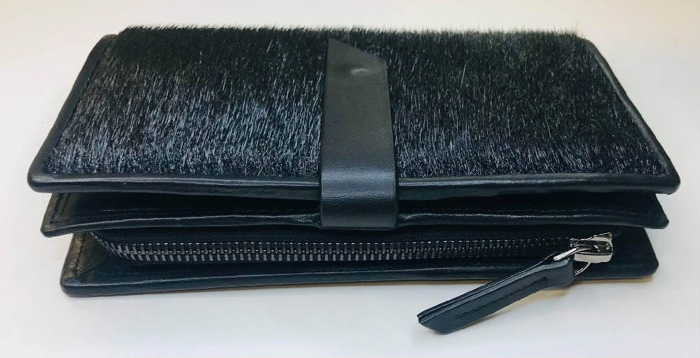Ussing Wallet, Seal Skin Wallet in Black - Image 6