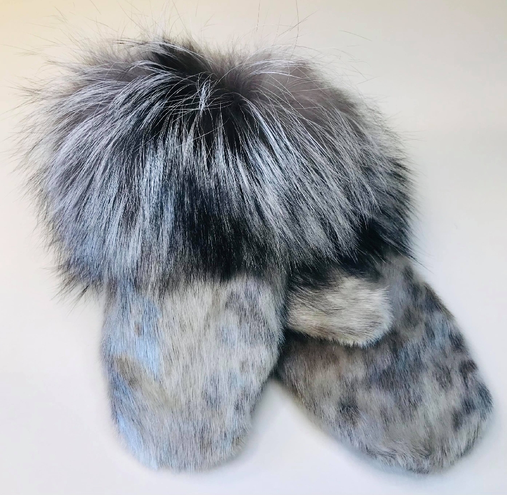 Siku Mittens, Ringed Seal Natural - Image 6