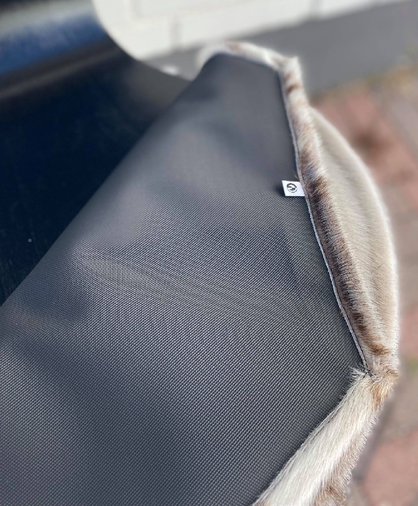 Cushion, Seal Skin, Natural Harp - Image 5