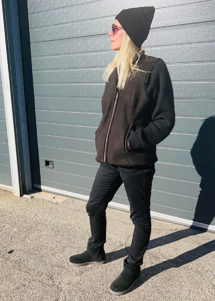 Sava Shearling Vest, Black - Image 7