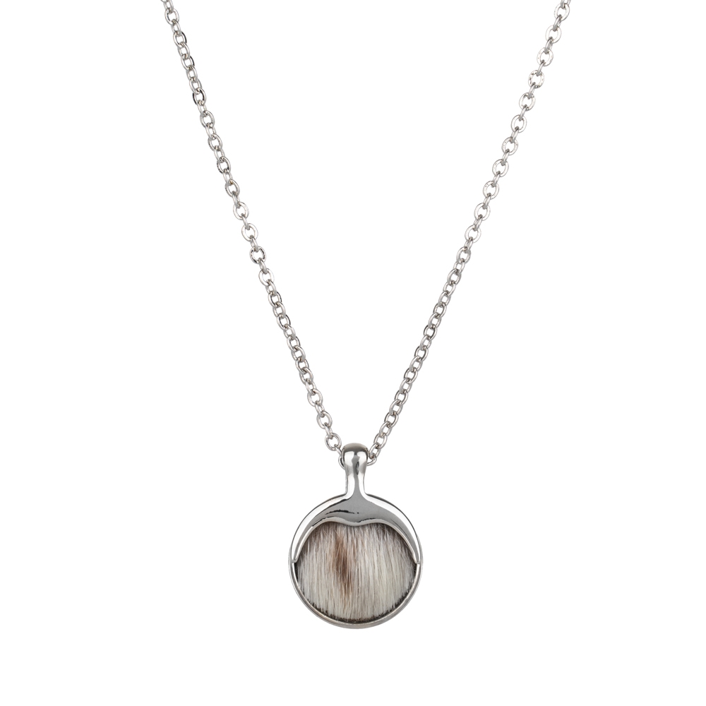 Necklace with Seal skin - Silver/Natural